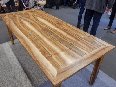Tisch aus einheimischem Nussbaum 90 x 210 cm